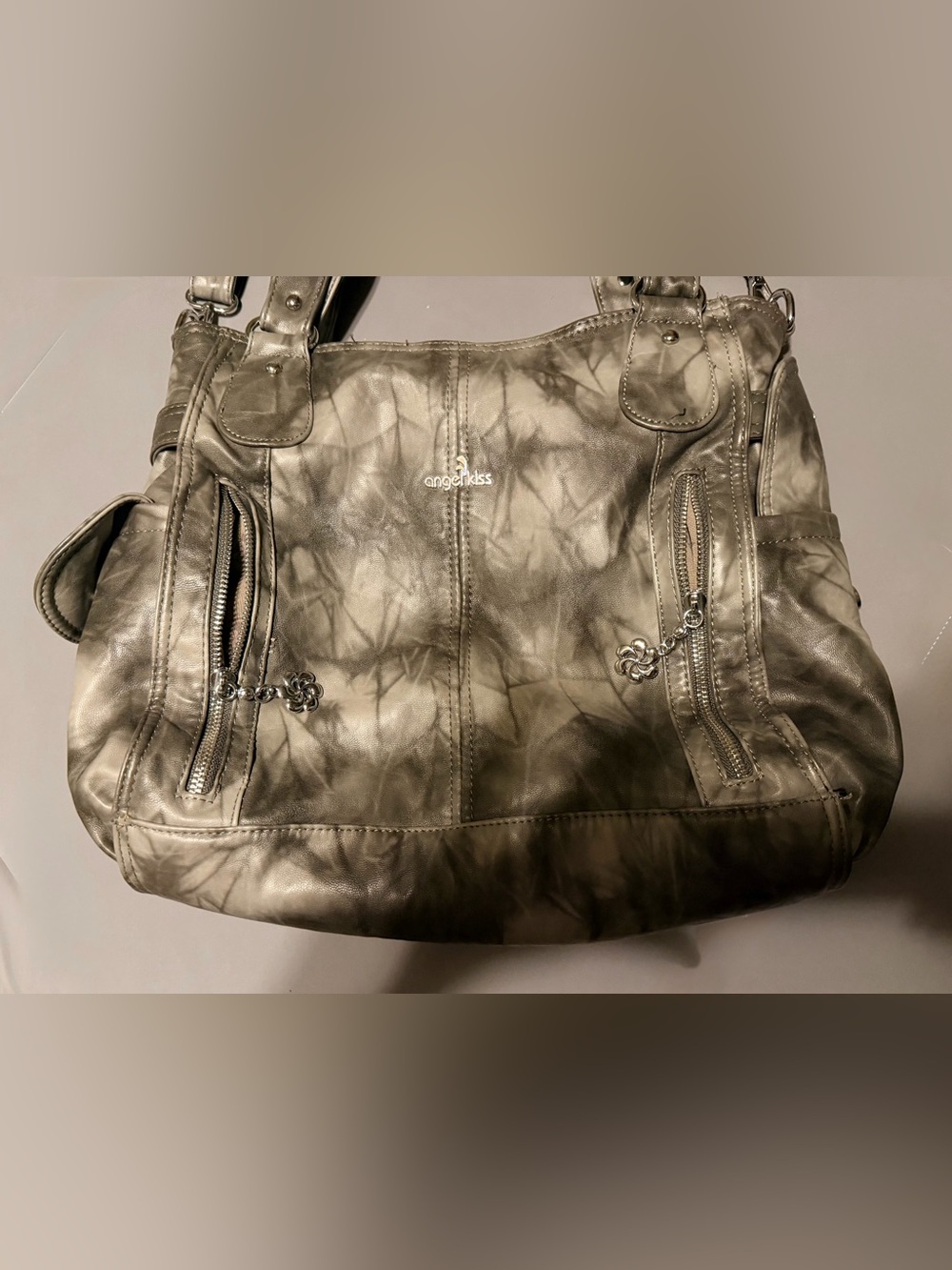 Angel Kiss Faux Leather Metallic Silver Shoulder Bag - Picture 9 of 13